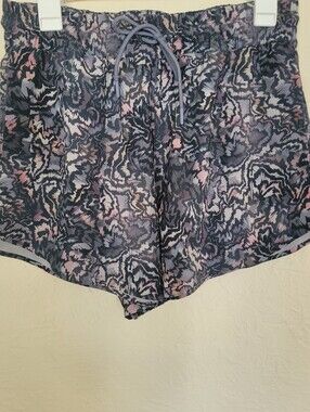 Athleta Trekkie North Shorts Kinetic Abstract Medium